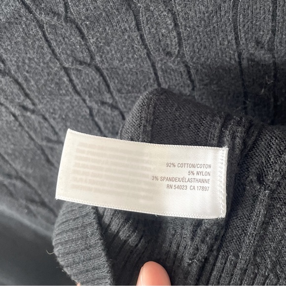 Old Navy Cable Knit Sweater - Picture 4 of 4